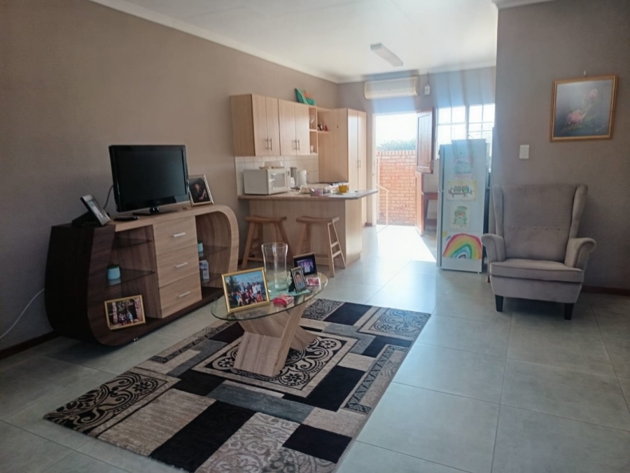2 Bedroom Property for Sale in Minerva Gardens Northern Cape